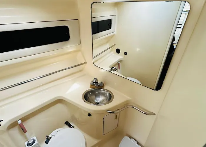 Kala Yacth Experience 보트호텔