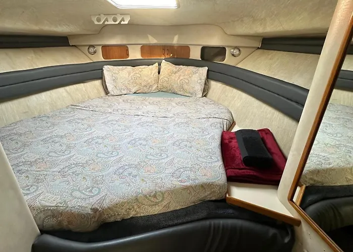 Botel Kala Yacth Experience *